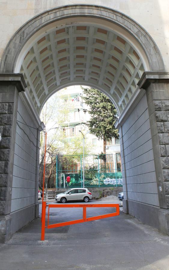 Apartment At Stalin House Tbilisi Exterior foto