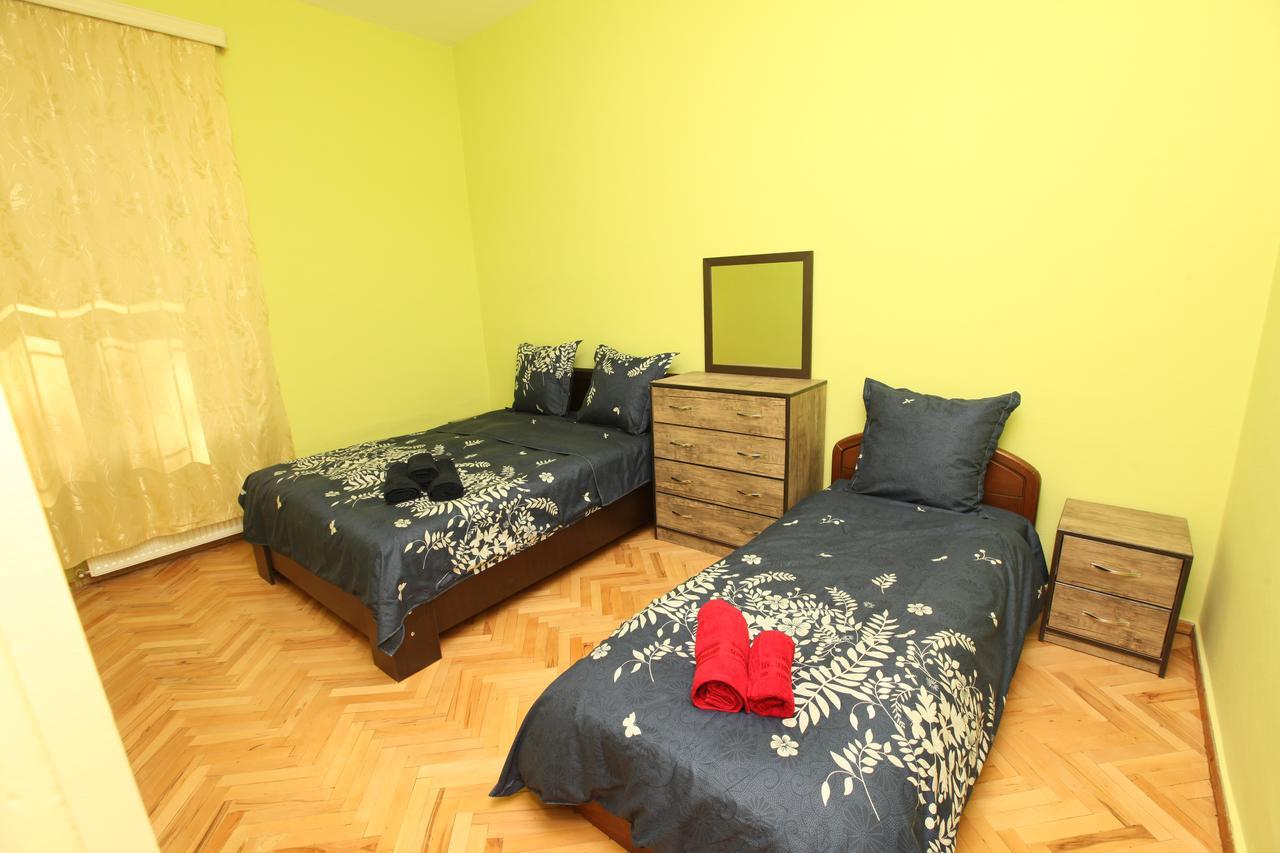 Apartment At Stalin House Tbilisi Exterior foto