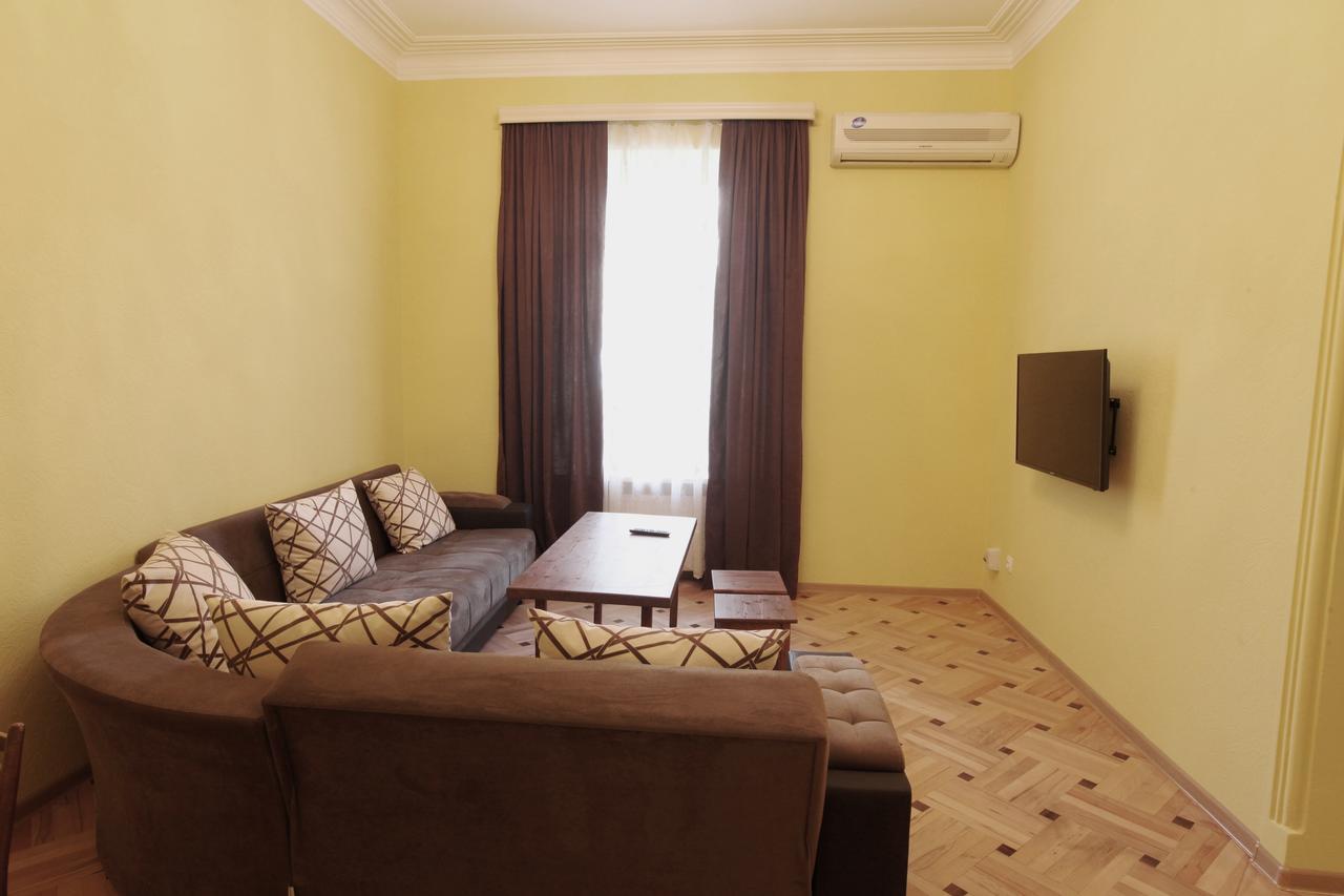 Apartment At Stalin House Tbilisi Exterior foto