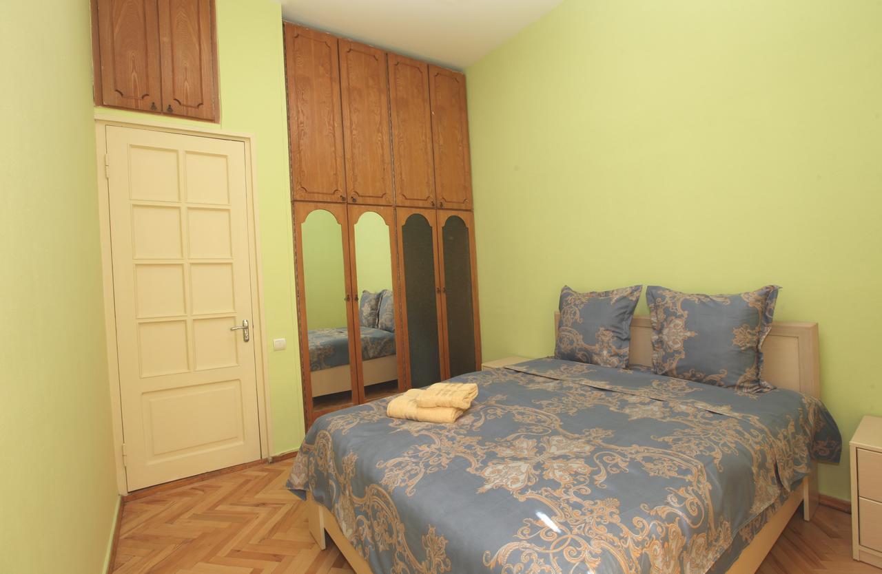 Apartment At Stalin House Tbilisi Exterior foto