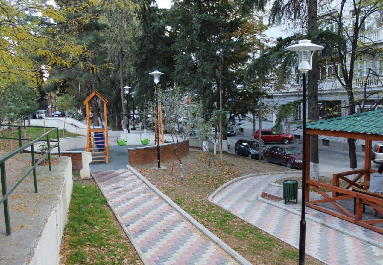 Apartment At Stalin House Tbilisi Exterior foto