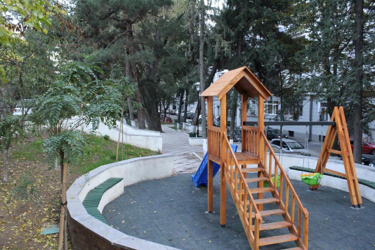 Apartment At Stalin House Tbilisi Exterior foto